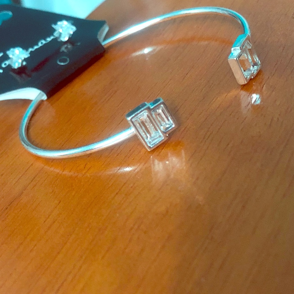 Earring and bracelet set